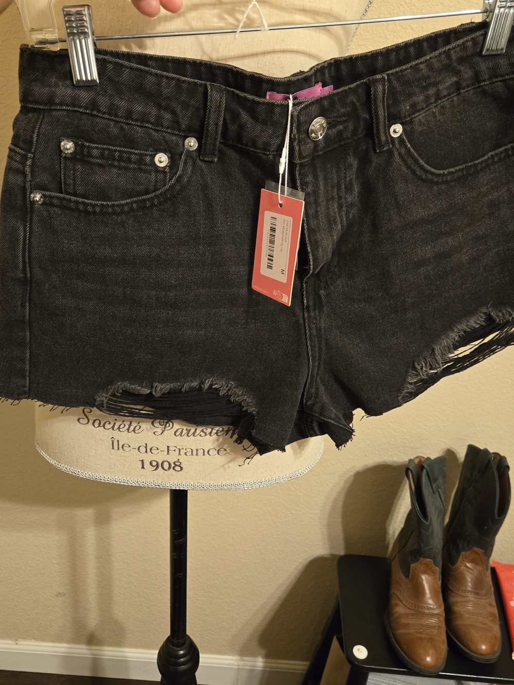edikted Women's Black Distressed Denim Shorts